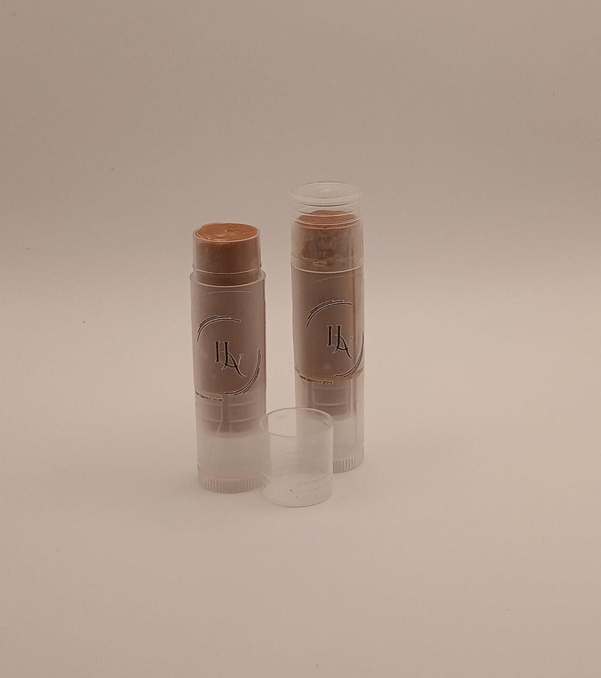 Beewax Lipbalm blend with Vanilla and chocolate fragrances