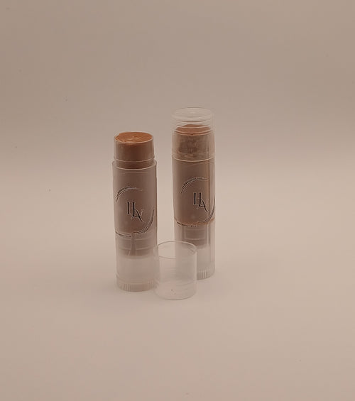 Beewax Lipbalm blend with Vanilla and chocolate fragrances